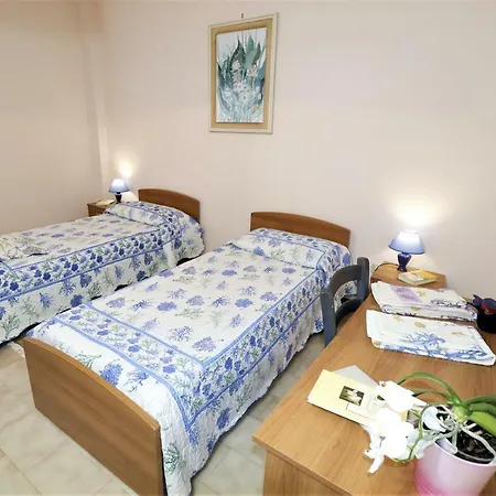Dune Buggy Bed & Breakfast *